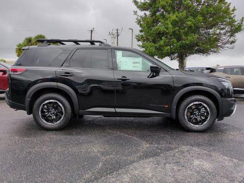 2025 Nissan Pathfinder Rock Creek 4WD
