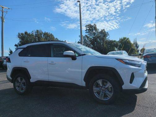 Ice 2024 Toyota RAV4 XLE