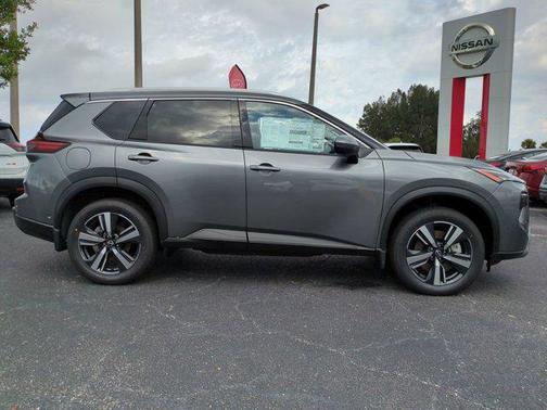 2025 Nissan Rogue SL