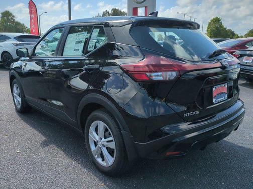 2025 Nissan Kicks S