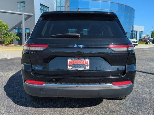 Diamond Black Crystal Pearlcoat 2024 Jeep Grand Cherokee 4xe Base