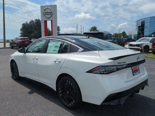 Aspen White Tricoat/Super Black 2026 Nissan Sentra SR