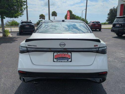 Aspen White Tricoat/Super Black 2026 Nissan Sentra SR