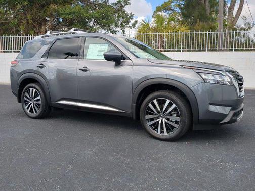 2025 Nissan Pathfinder Platinum FWD