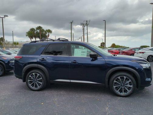 Deep Ocean Blue Pearl 2026 Nissan Pathfinder Platinum