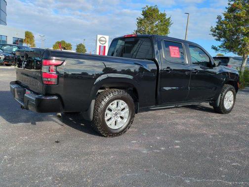 2023 Nissan Frontier SV
