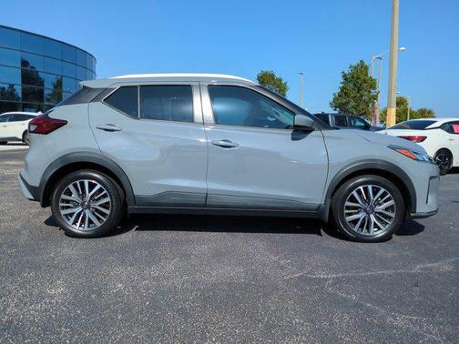 2021 Nissan Kicks SV
