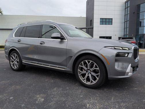 Carbon Black Metallic 2024 BMW X7 xDrive40i