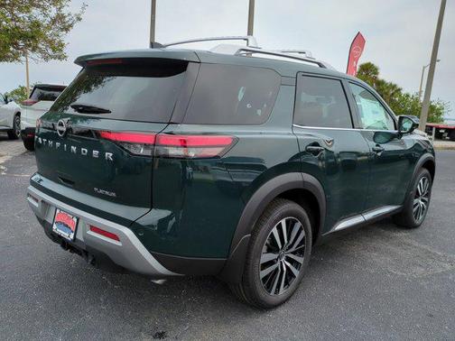 2025 Nissan Pathfinder Platinum FWD