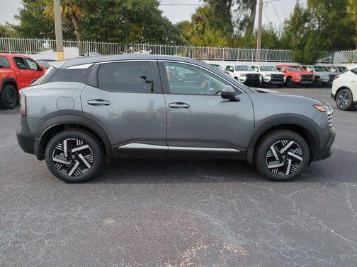 2025 Nissan Kicks SV