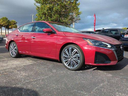 2025 Nissan Altima SL FWD