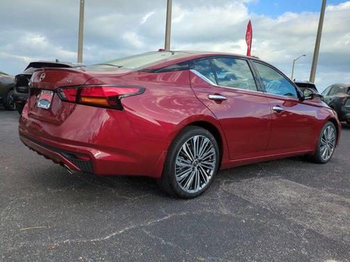 2025 Nissan Altima SL FWD