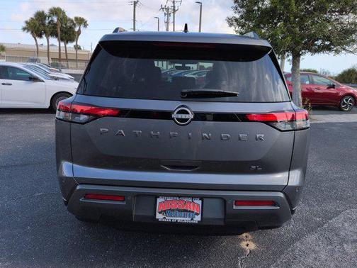 2026 Nissan Pathfinder SL