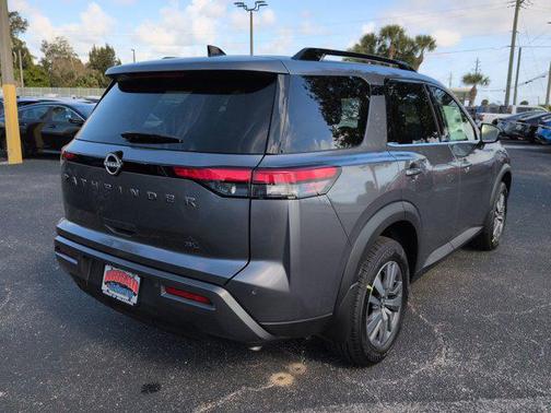 2026 Nissan Pathfinder SL