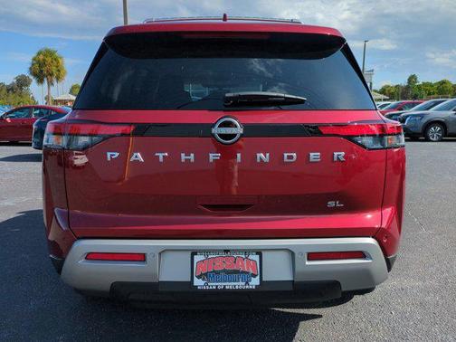 2025 Nissan Pathfinder SL FWD