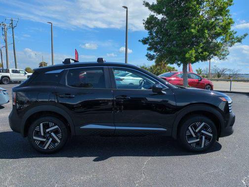 Super Black 2026 Nissan Kicks SV