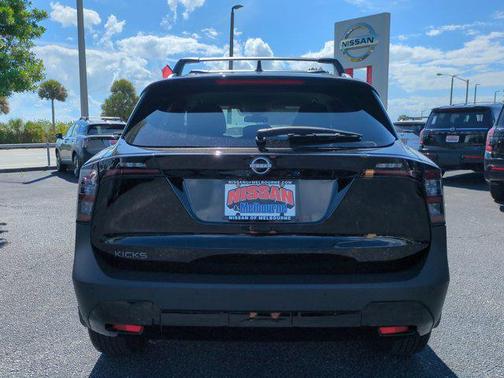 Super Black 2026 Nissan Kicks SV