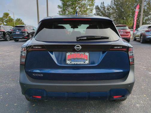 2025 Nissan Kicks SV