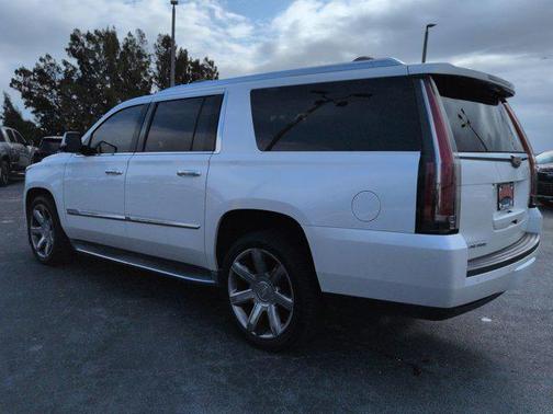 2016 Cadillac Escalade ESV Luxury