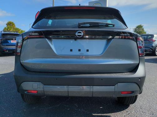 Gun Metallic 2026 Nissan Kicks S