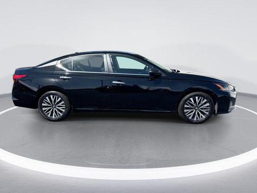Super Black 2024 Nissan Altima 2.5 SV