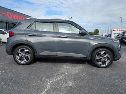 2024 Hyundai VENUE SEL