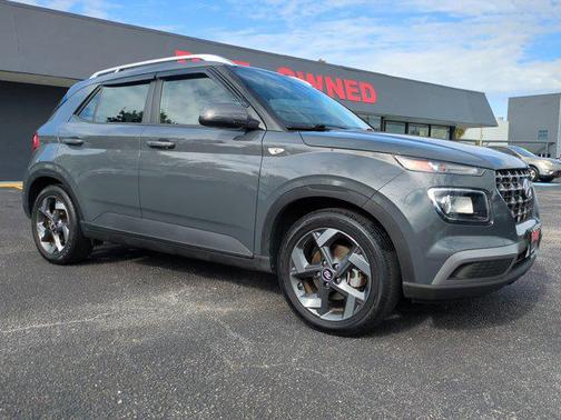 2024 Hyundai VENUE SEL