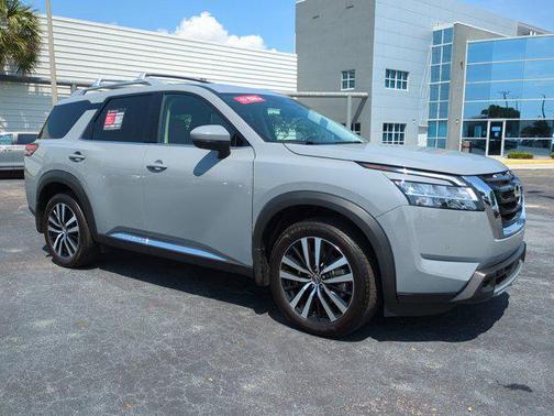 2024 Nissan Pathfinder Platinum FWD