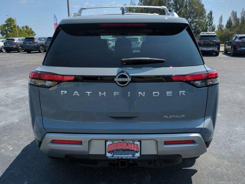 2024 Nissan Pathfinder Platinum FWD