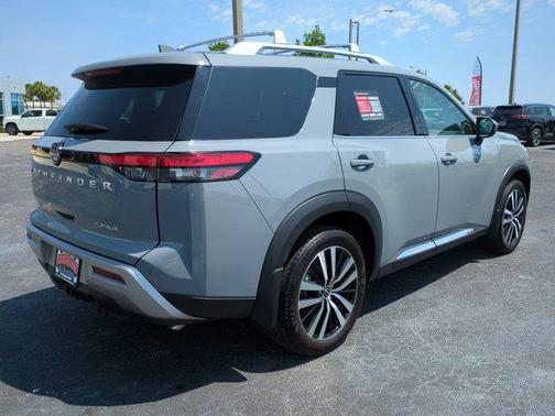 2024 Nissan Pathfinder Platinum FWD