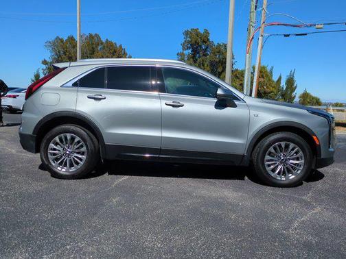 2025 Cadillac XT4 Premium Luxury