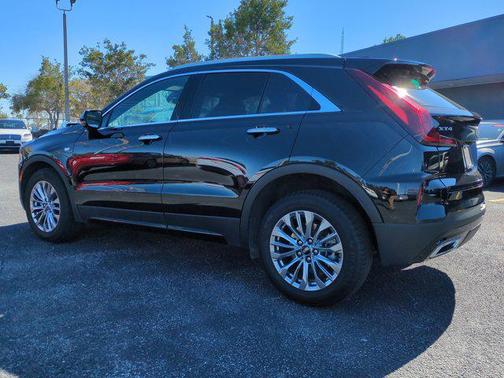2025 Cadillac XT4 Premium Luxury