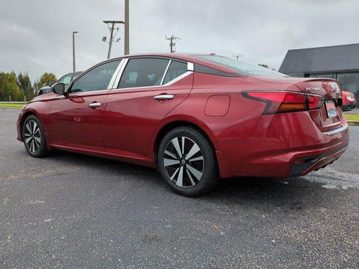 Scarlet Ember Tintcoat 2021 Nissan Altima 2.5 SV