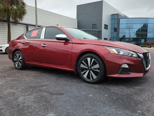 Scarlet Ember Tintcoat 2021 Nissan Altima 2.5 SV