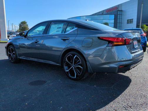 2025 Nissan Altima SR FWD