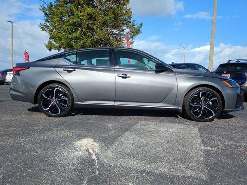 2025 Nissan Altima SR FWD