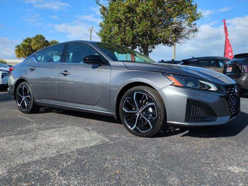 2025 Nissan Altima SR FWD