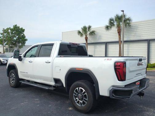 Summit White 2024 GMC Sierra 2500 SLT