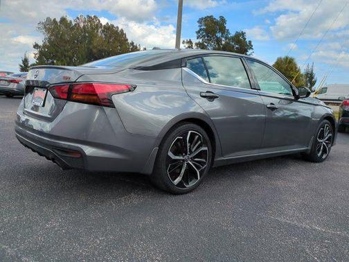 Gun Metallic 2024 Nissan Altima SR FWD