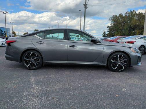 2024 Nissan Altima SR FWD