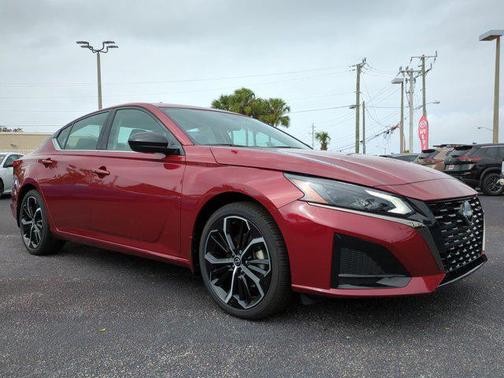 2025 Nissan Altima SR FWD