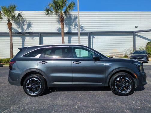 Gravity Grey 2024 Kia Sorento S