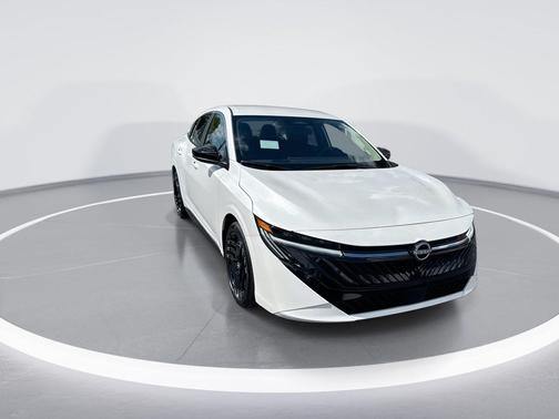 Aspen White Tricoat 2027 Nissan Sentra SR