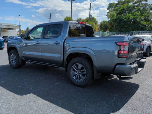 2025 Nissan Frontier SV