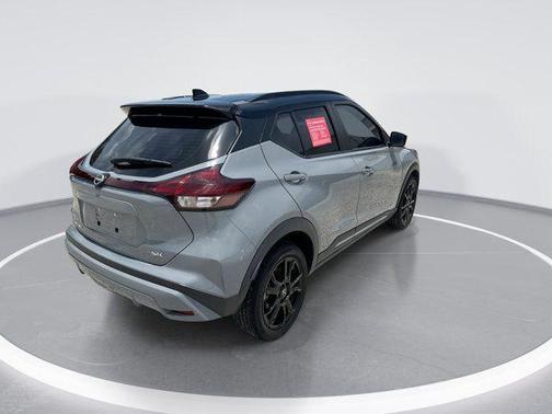 Gray/Super Black 2024 Nissan Kicks SR