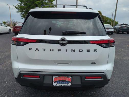 Everest White Pearl Tricoat 2026 Nissan Pathfinder SL