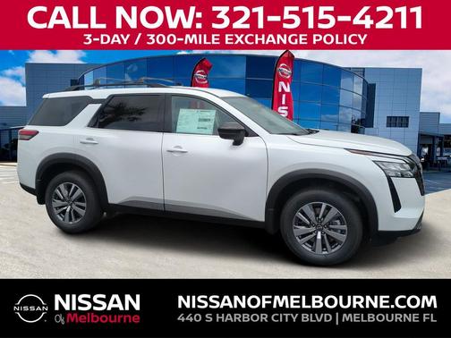 Everest White Pearl Tricoat 2026 Nissan Pathfinder SL