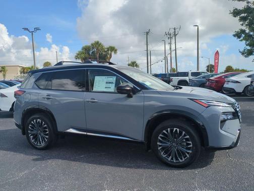 Boulder Gray Pearl/Super Black 2026 Nissan Rogue Platinum