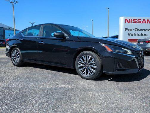 Super Black 2024 Nissan Altima 2.5 SV