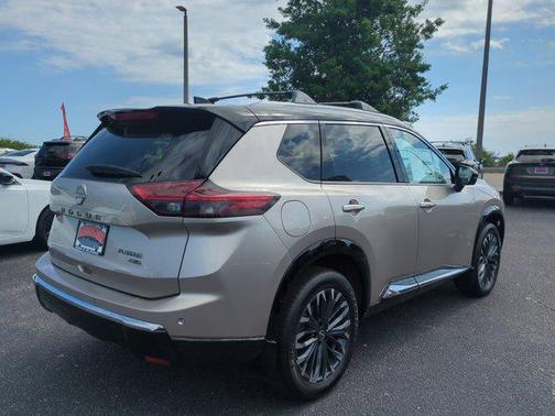 Champagne Silver Metallic/Super Black 2026 Nissan Rogue Platinum